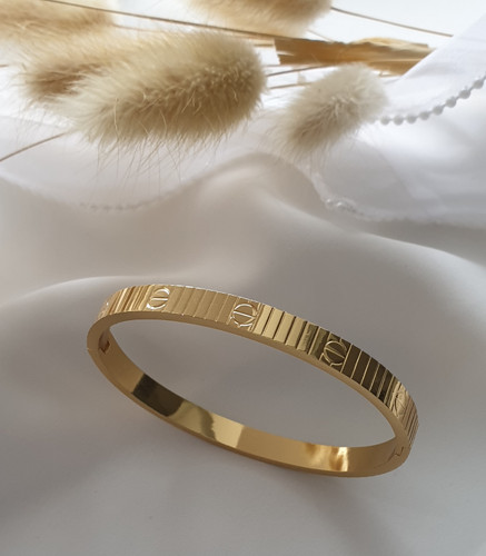 بنگل دخترانه لاو