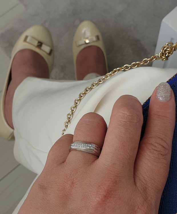 انگشتر حلقه زنانه مدل نگیندار مشابه طلا