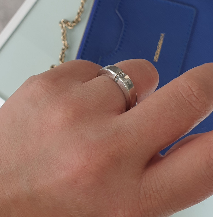 انگشتر حلقه نقره زنانه مدل ساده و کم نگین