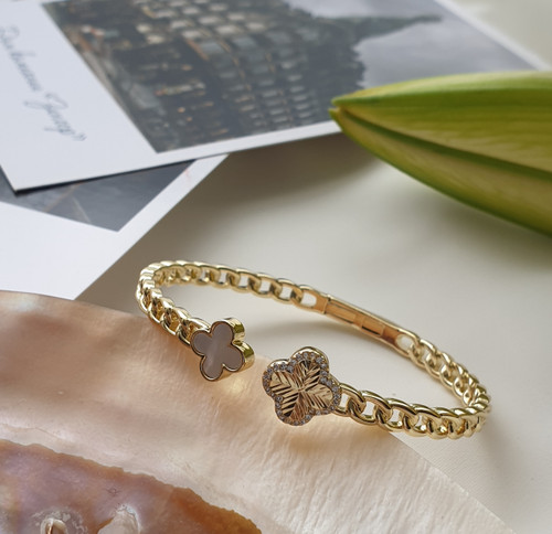 دستبند ونکلیف با صدف طبیعی