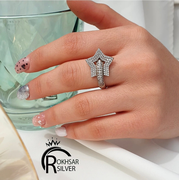 انگشتر ستاره نگیندار