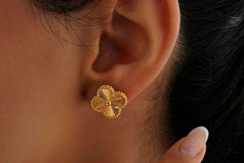 گوشواره میخی ونکلیف