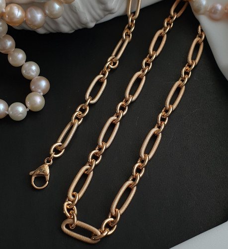 زنجیر و دستبند طلایی