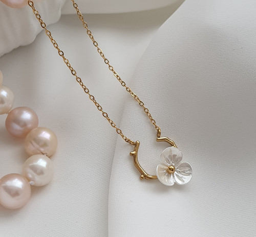 گردنی ظریف دخترانه استیل