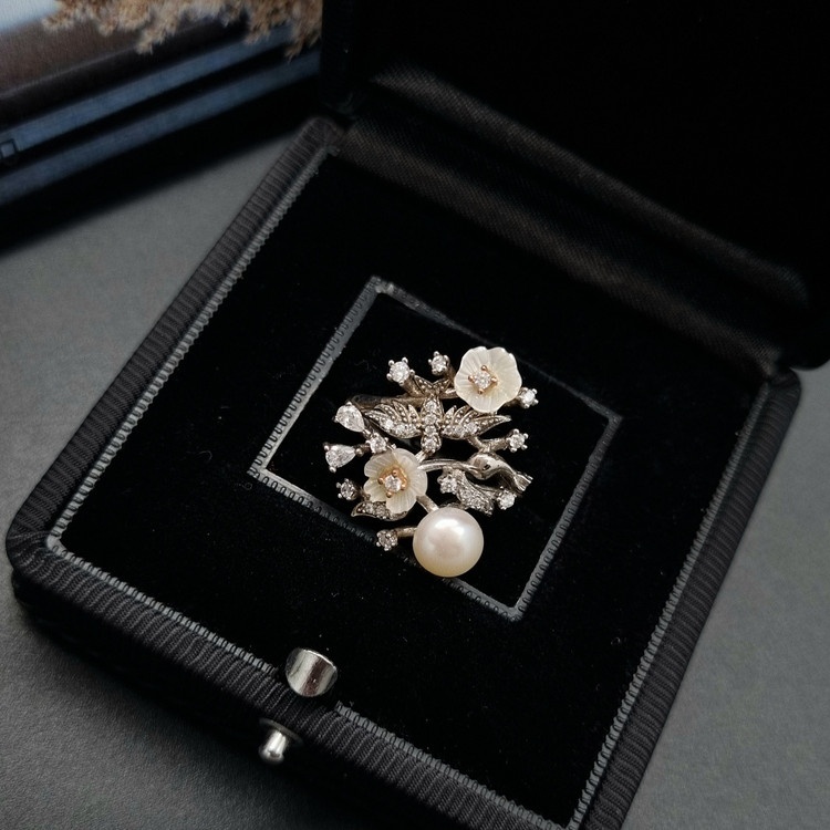 انگشتر گل صدفی