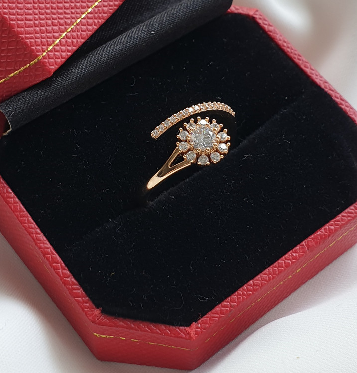 انگشتر ظریف نگیندار