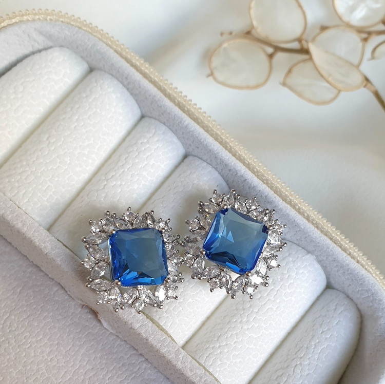 گوشواره چسبان نگین آبی