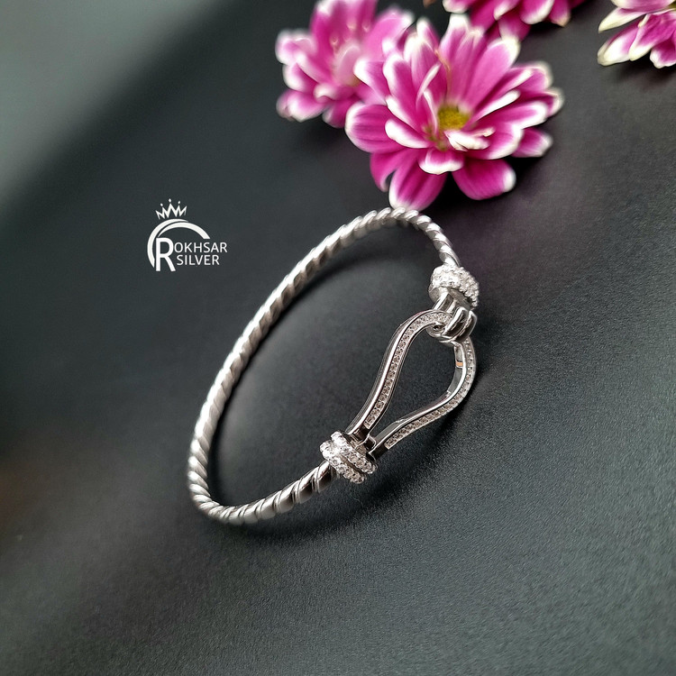 دستبند النگویی نقره زنانه عیار 925 مدل امگا جواهری کد RS_2237