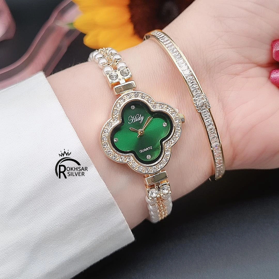 ساعت مچی زنانه طلایی با صفحه ونکلیف سبز زمردی  و بند مروارید کدRS_2336