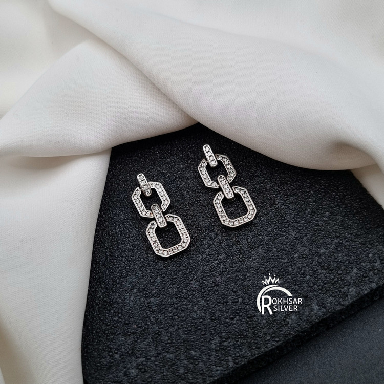گوشواره زنانه نقره عیار ۹۲۵ مدل کارتیر نگیندار کدRS_2400
