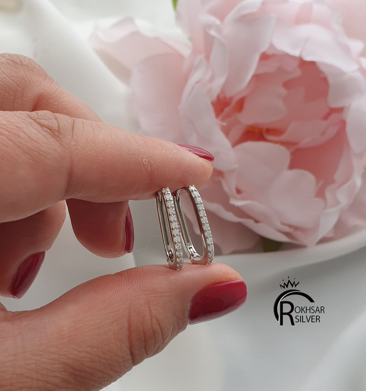 گوشواره نقره زنانه با عیار ۹۲۵ مدل حلقه ای مستطیلی ضد حساسیت و کم نگین کد RS_2413
