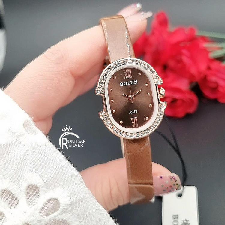 ساعت مچی زنانه صفحه بیضی قهوه ای با بند چرم کد RS_2428