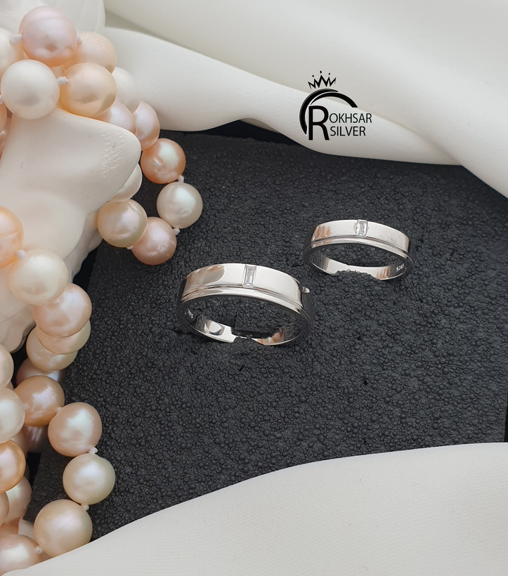 حلقه نقره زنانه و با عیار ۹۲۵ و مدل تک نگین مستطیلی و طرح طلا کد RS_2438