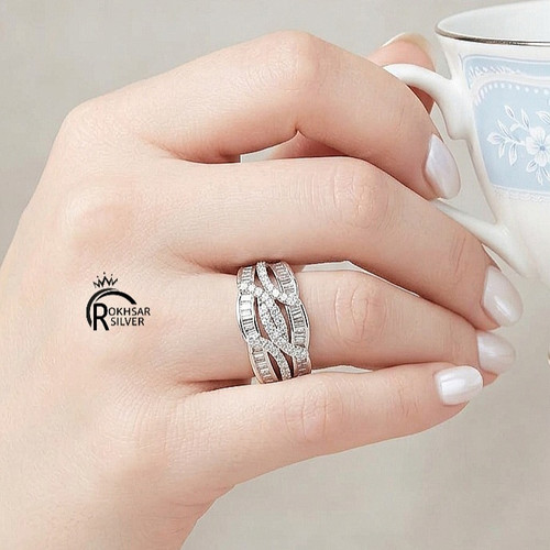انگشتر نقره زنانه عیار 925 مدل موج با نگین باگت کد RS_2460